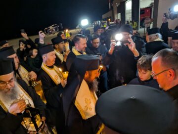 Sfânta Lumină de la Ierusalim a ajuns la Suceava