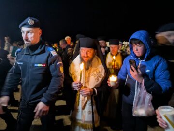 Sfânta Lumină de la Ierusalim a ajuns la Suceava