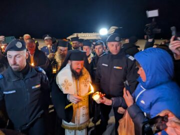 Sfânta Lumină de la Ierusalim a ajuns la Suceava