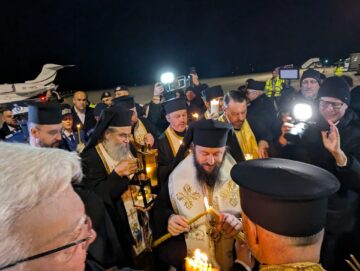 Sfânta Lumină de la Ierusalim a ajuns la Suceava