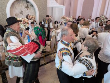 Frumusețea costumelor populare a strălucit la Balul Gospodarilor din comuna Șcheia