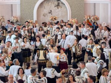 Frumusețea costumelor populare a strălucit la Balul Gospodarilor din comuna Șcheia