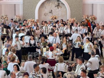 Frumusețea costumelor populare a strălucit la Balul Gospodarilor din comuna Șcheia