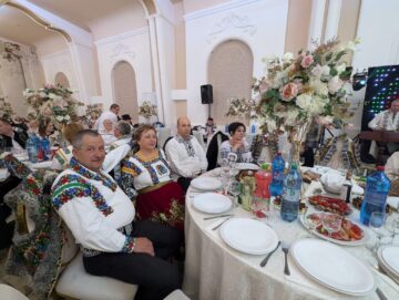 Frumusețea costumelor populare a strălucit la Balul Gospodarilor din comuna Șcheia