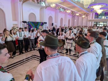 Frumusețea costumelor populare a strălucit la Balul Gospodarilor din comuna Șcheia