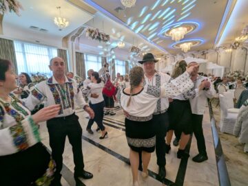 Frumusețea costumelor populare a strălucit la Balul Gospodarilor din comuna Șcheia