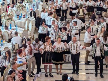Frumusețea costumelor populare a strălucit la Balul Gospodarilor din comuna Șcheia