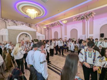 Frumusețea costumelor populare a strălucit la Balul Gospodarilor din comuna Șcheia