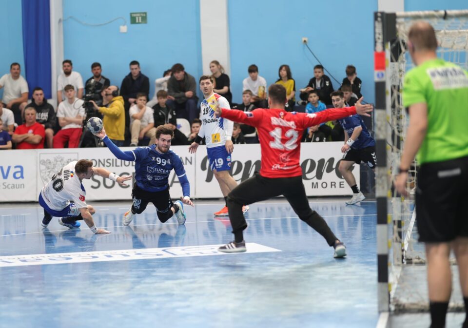 Victorie spectaculoasă a handbaliștilor suceveni împotriva echipei de pe locul 2 - Foto Marius Gabor