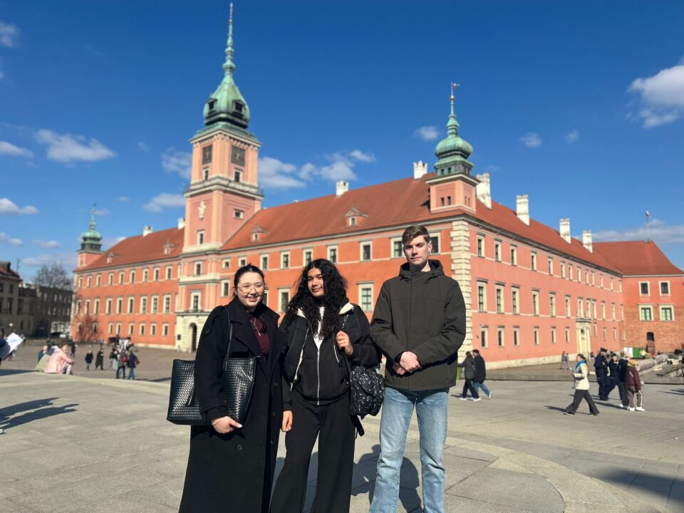 Trei elevi suceveni, la Varșovia, la Internaționala de Polonă