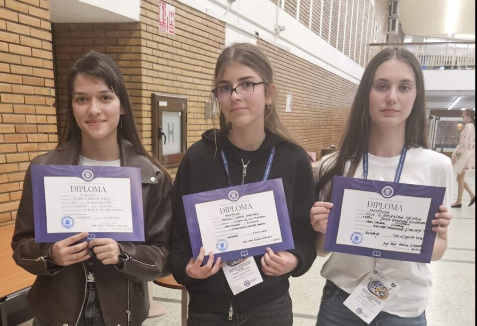 Trei mențiuni la Olimpiada de Educație tehnologică și aplicații practice