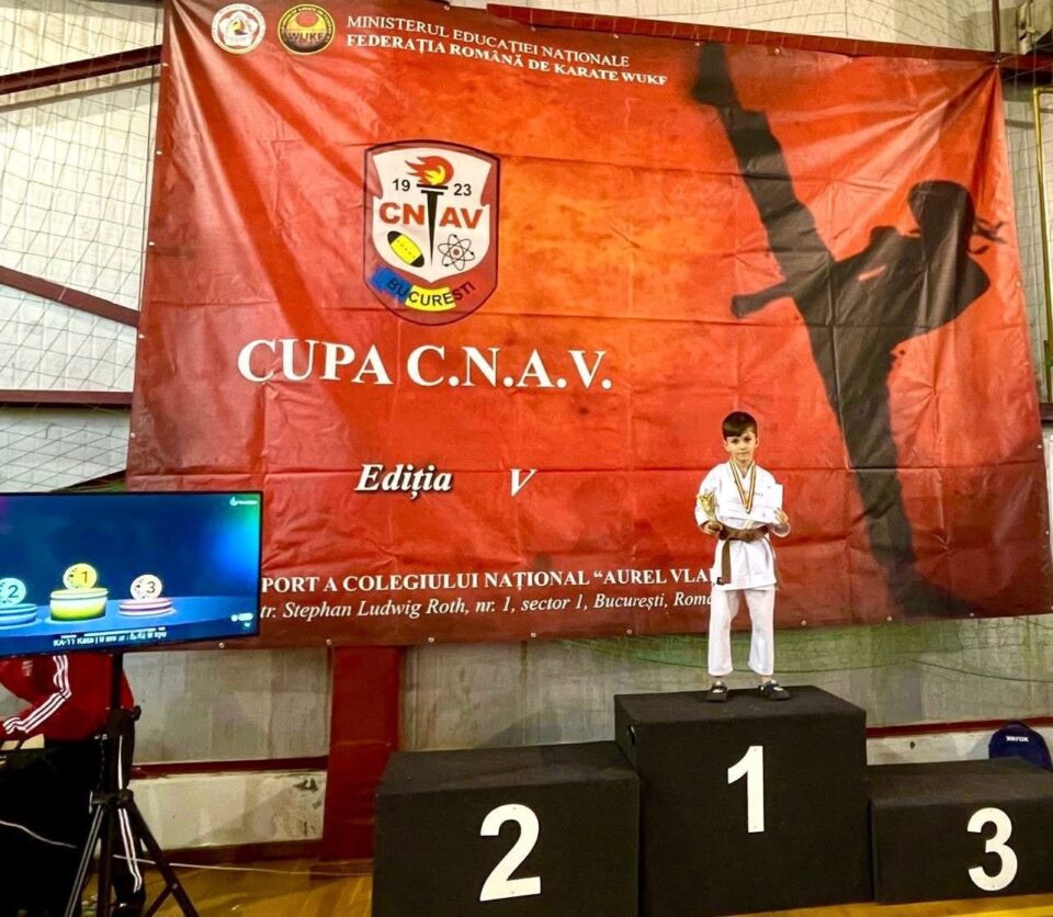 Aur și cupă pentru karatistul Miron Crețu, în vârstă de 8 ani