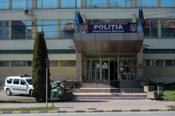 S-a prezentat la Poliția Suceava, pentru constatarea unei tamponări, deși avea o alcoolemie mare