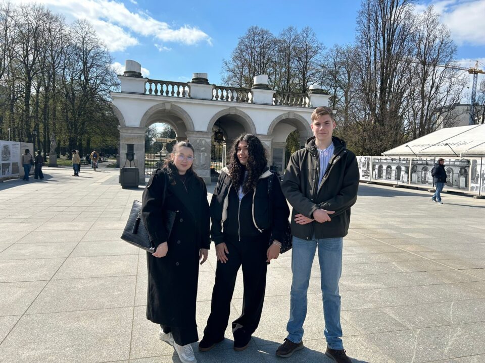 Trei elevi suceveni, la Varșovia, la Internaționala de Polonă