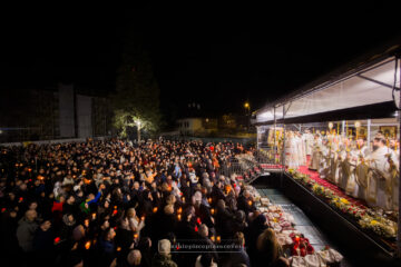 Bucuria Învierii Domnului la Catedrala Arhiepiscopală din Suceava