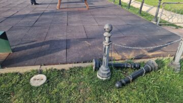 La aniversarea Parcului Tătărași, vandalii distrug, primăria curăță