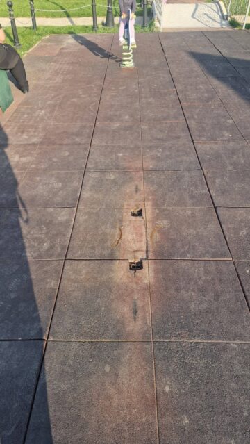 La aniversarea Parcului Tătărași, vandalii distrug, primăria curăță