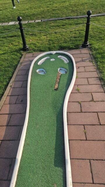 La aniversarea Parcului Tătărași, vandalii distrug, primăria curăță