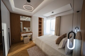 Mergi la fosta fabrică de sticlă din Suceava pentru a vedea un model de apartament la show-room-ul dezvoltatorului Ucasy Homes