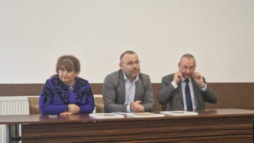 Directoarea Tatiana Hladiuc, de la Colegiul Alimentar, sărbătorită la final de carieră, chiar de ziua sa