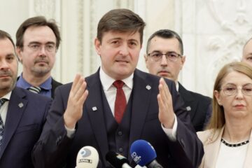 USR a depus un proiect de lege pentru ca românii păgubiți prin creșterea artificială a Robor să-și recupereze mai ușor prejudiciul USR a depus un proiect de lege pentru ca românii păgubiți prin creșterea artificială a Robor să-și recupereze mai ușor prejudiciul