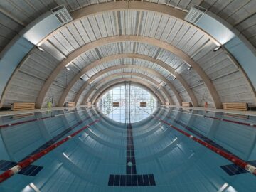 Bazinul de înot din Rădăuți ș-a redeschis și va beneficia și de o saună și un jacuzzi de ultimă generație