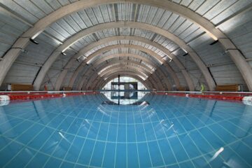 Bazinul de înot din Rădăuți ș-a redeschis și va beneficia și de o saună și un jacuzzi de ultimă generație