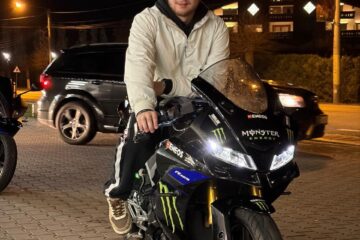 Tânăr de 17 ani, mort după o coliziune între o motocicletă și un BMW. Polițiștii au constatat neacordare de prioritate dar și indicii ale vitezei