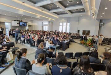 Fenomenul de „bullying”, în toate formele sale, discutat cu specialiști, părinți și copii, într-o conferință internațională, la Suceava