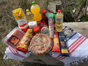 Tinerii voluntari din cadrul ATOS, implicați în campania „Ne pasă! Vă suntem alături!”