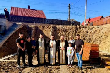 „Sărbătoarea Faptelor Bune”, concert caritabil pentru susținerea unei familii din Putna. Un incendiu le-a distrus toată agoniseala