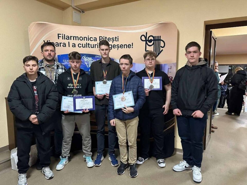 Secțiunea liceu s-a desfășurat la Pitești