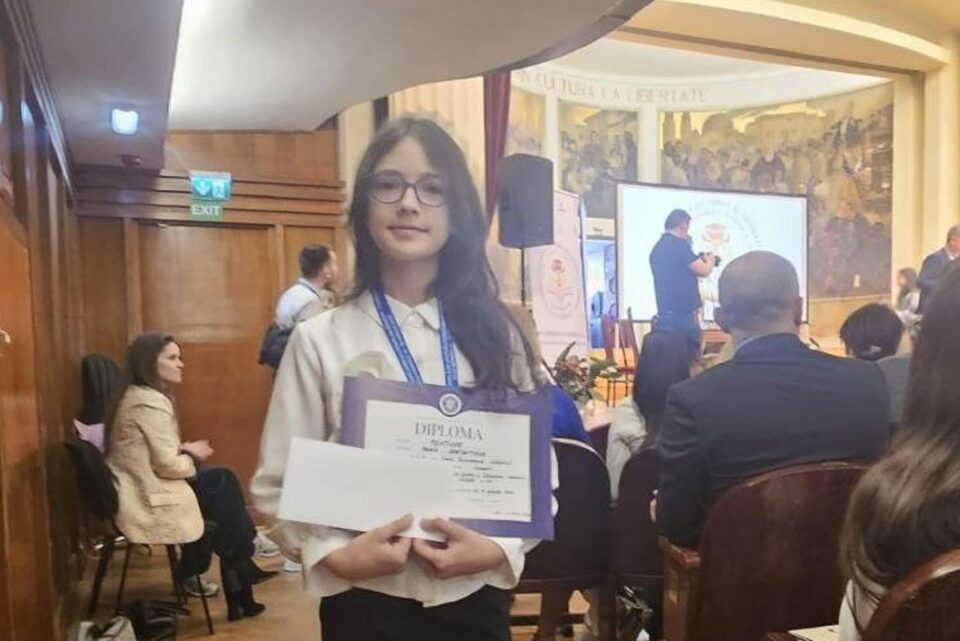 Maria Onesemniuc (clasa a V-a), de la Școala Gimnazială Milișăuți