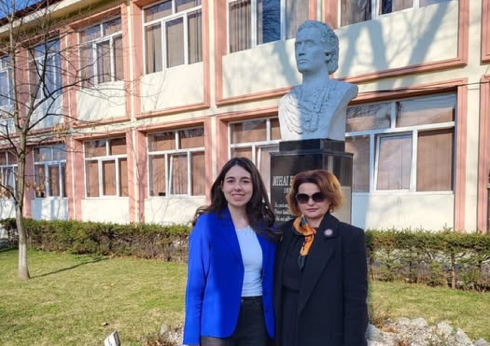 Premiu I - Flavia Rusu, coordonată de doamna profesor Nadia Maleș