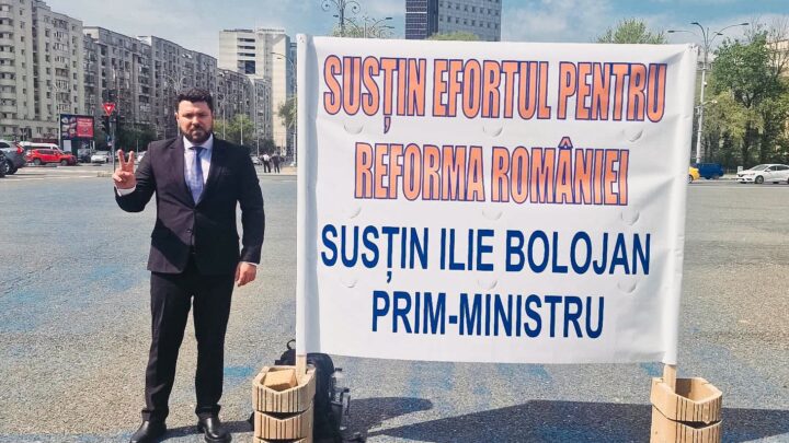 Primarul Bogdan Loghin il susține din piața Victoriei pe Ilie Bolojan pentru ca acesta să rămână la conducerea Guvernului