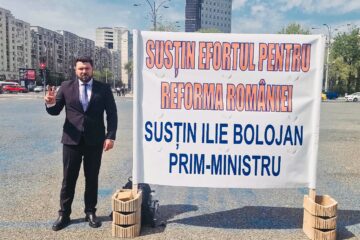 Primarul Bogdan Loghin il susține din piața Victoriei pe Ilie Bolojan pentru ca acesta să rămână la conducerea Guvernului