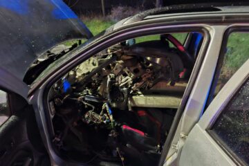 Accident grav la Fălticeni, după ce o mașină s-a izbit într-un parapet