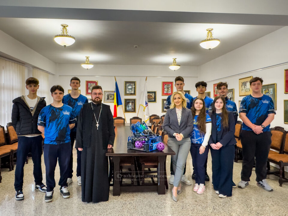 Arhiepiscopia Sucevei și Rădăuților sprijină participarea unor tineri suceveni la o competiție internațională de robotică din Statele Unite