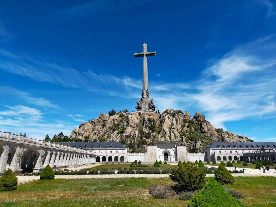 Pudelul – dușmanul României și dulăul necesar