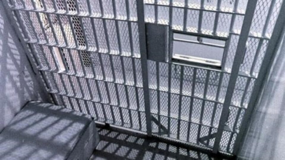 Bărbatul are de executat o pedeapsă de 4 ani de închisoare