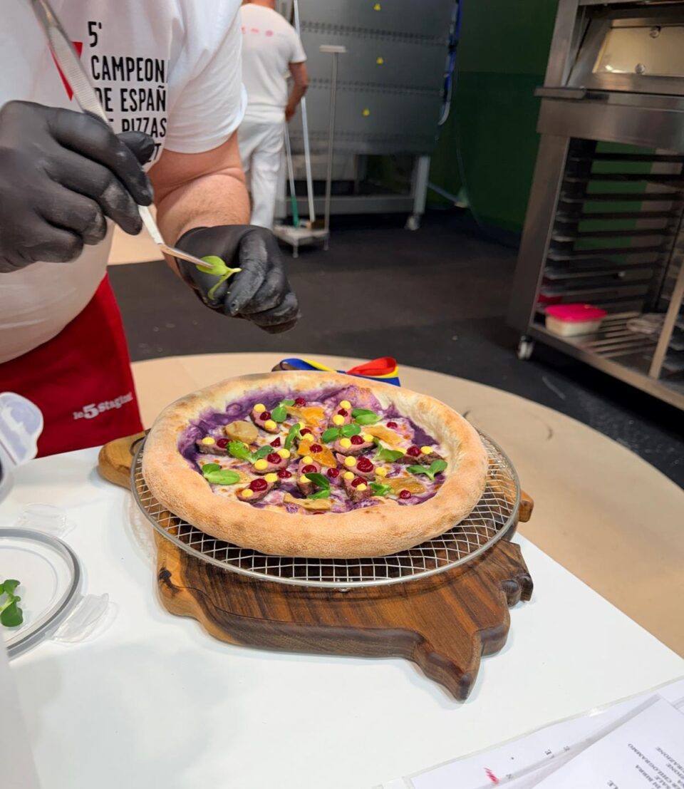 Creațiile lui Sergiu Iftode la Campionatul Internațional de pizza din Spania 