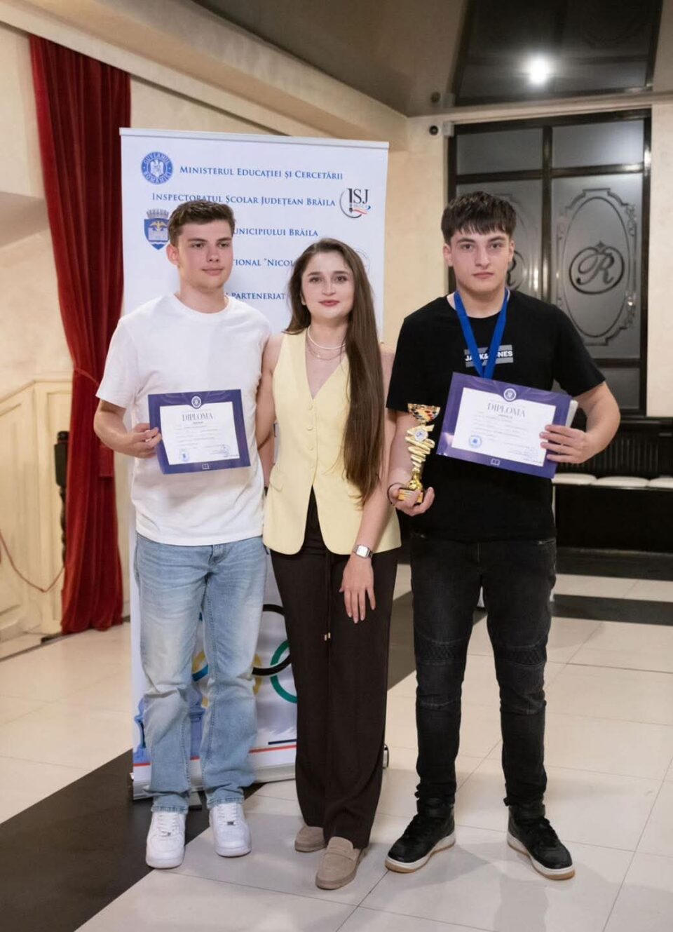 Doi elevi de la Liceul cu Program Sportiv, premiați la Olimpiada de pregătire sportivă teoretică