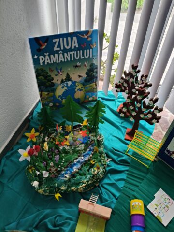 Expoziția „Ziua Pământului – Artă din reciclare” a preșcolarilor de la „Așchiuță”