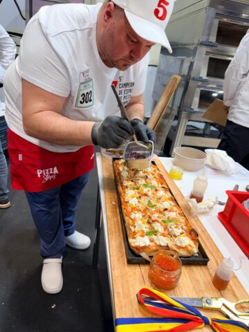 Sergiu Iftodi, de la Industrial Pizza, pe podium la unul dintre cele mai importante campionate internaționale de pizza