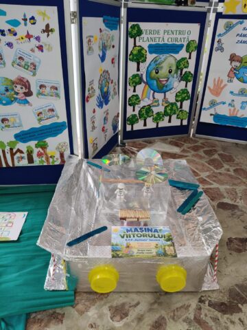 Expoziția „Ziua Pământului – Artă din reciclare” a preșcolarilor de la „Așchiuță”