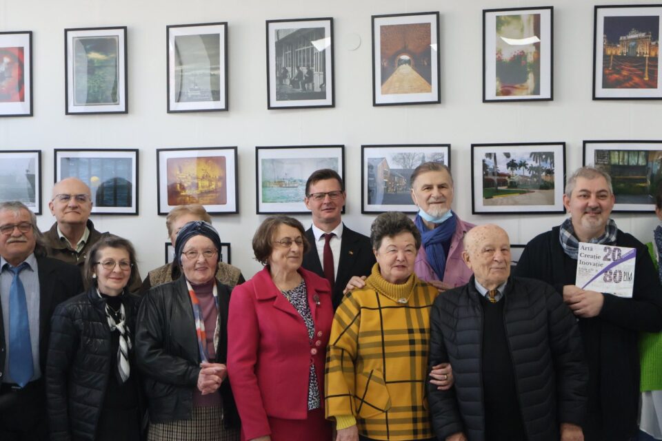 Delia Leizeriuc: „Cei doi artiști construiesc un demers artistic în care fotografia devine act de gândire, nu doar de reprezentare”