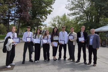 Elevii suceveni, rezultate bune la Naționala de Limba Ucraineană: premii numeroase și o notă de 10