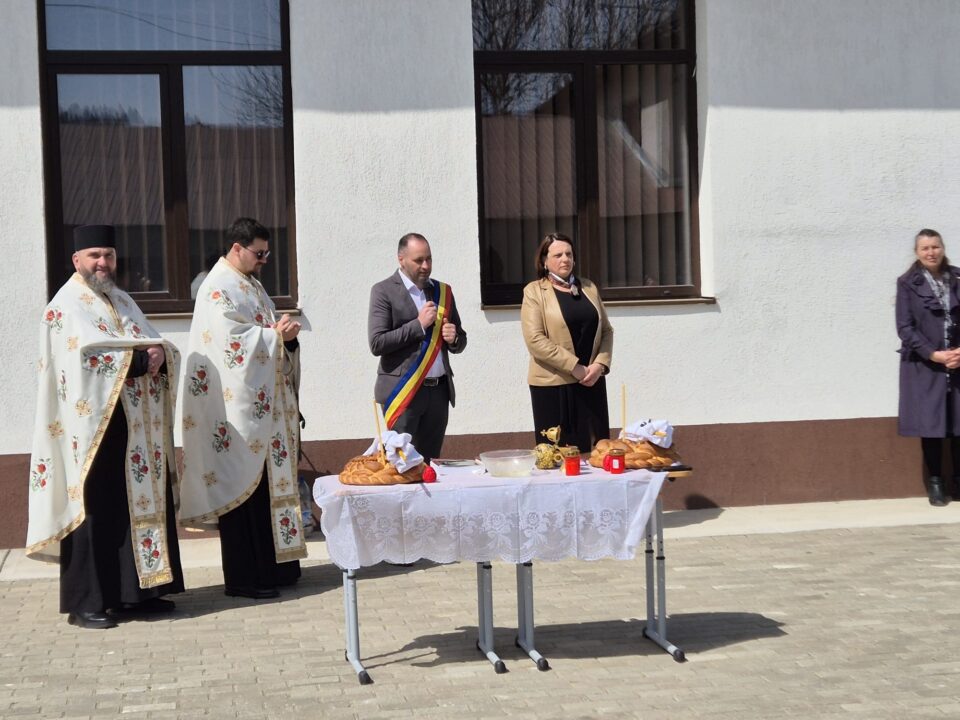 Primarul din Frumosu, COnstantin Buga, a participat la inaugurarea lucrărilor de modernizare a școlii primare din această comună