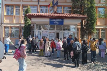 CREATIVIS – Concurs de performanță școlară la limba și literatura română, la Școala nr 1. Peste 500 de competitori de la 69 de școli