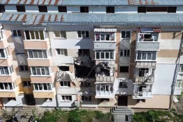 Blocul din Burdujeni distrus de o explozie intră în reabilitare – contractul a fost semnat